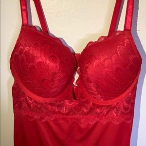 BEAUTIFUL RED LACE & SLIK LINGERIE/ NEGLIGEE